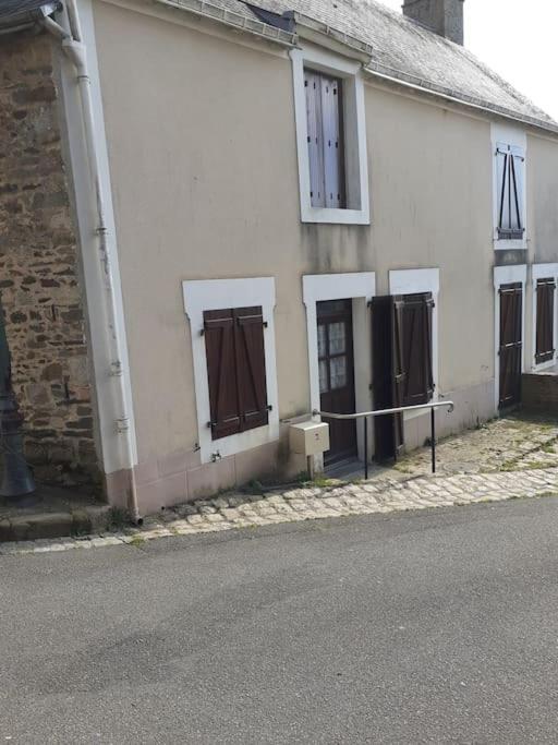 Charming Detached 2 Bedroom Ancient House In Medieval Quarter Of A Small Town In The Pays De La Loire, France Sillé-le-Guillaume Exterior photo