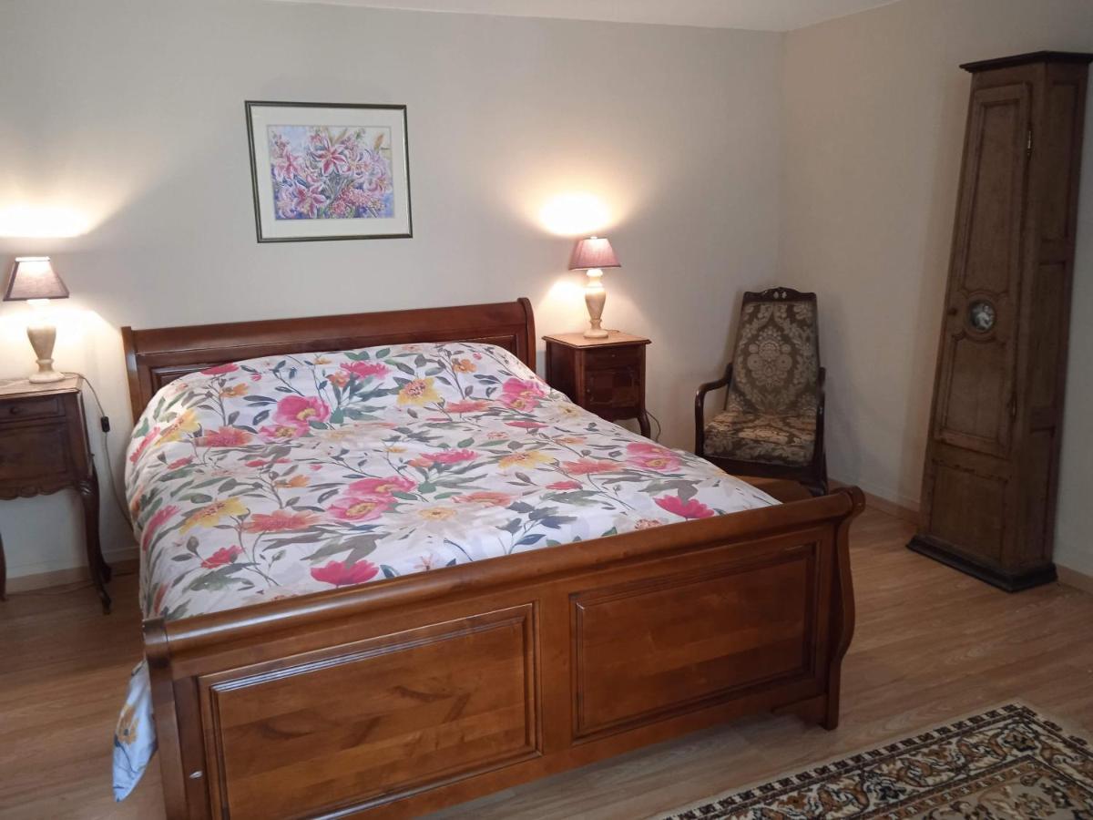 Charming Detached 2 Bedroom Ancient House In Medieval Quarter Of A Small Town In The Pays De La Loire, France Sillé-le-Guillaume Exterior photo